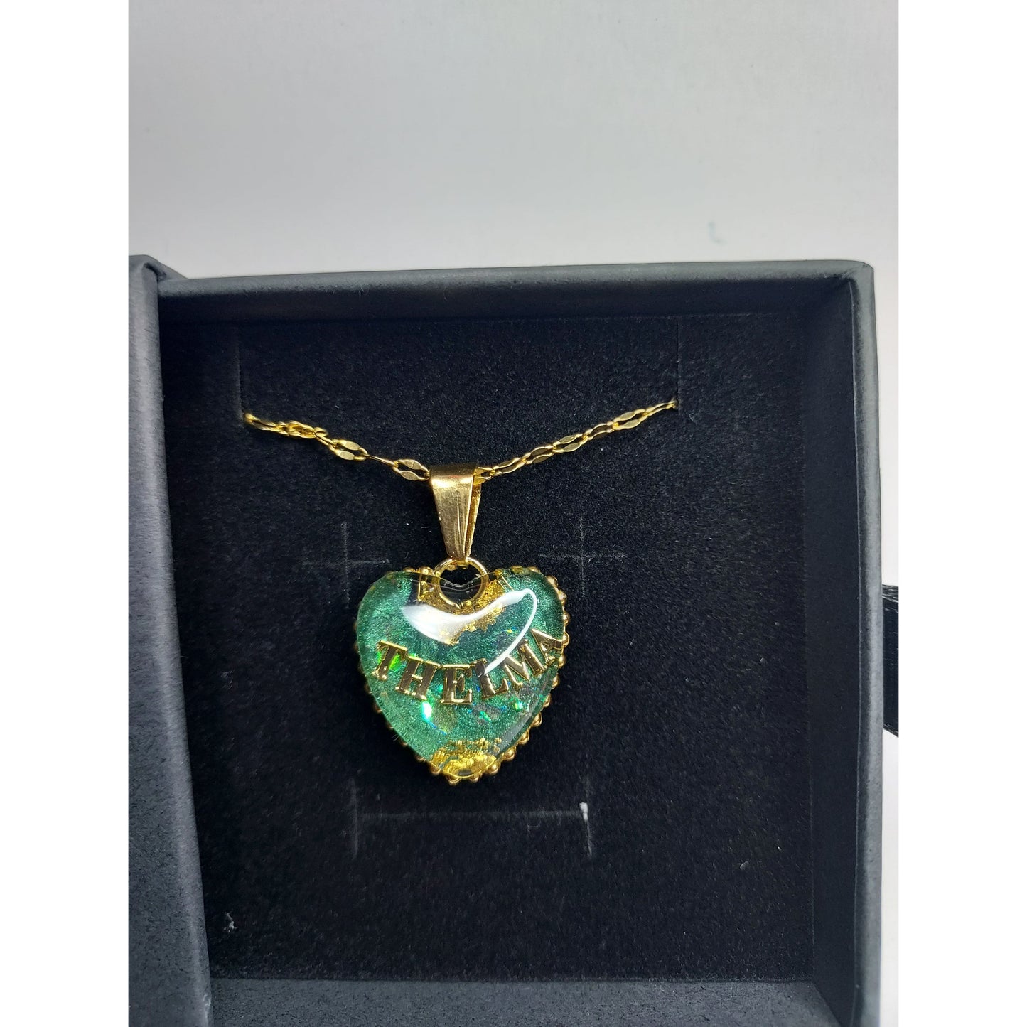 Emelda ( NAME NECKLACE)